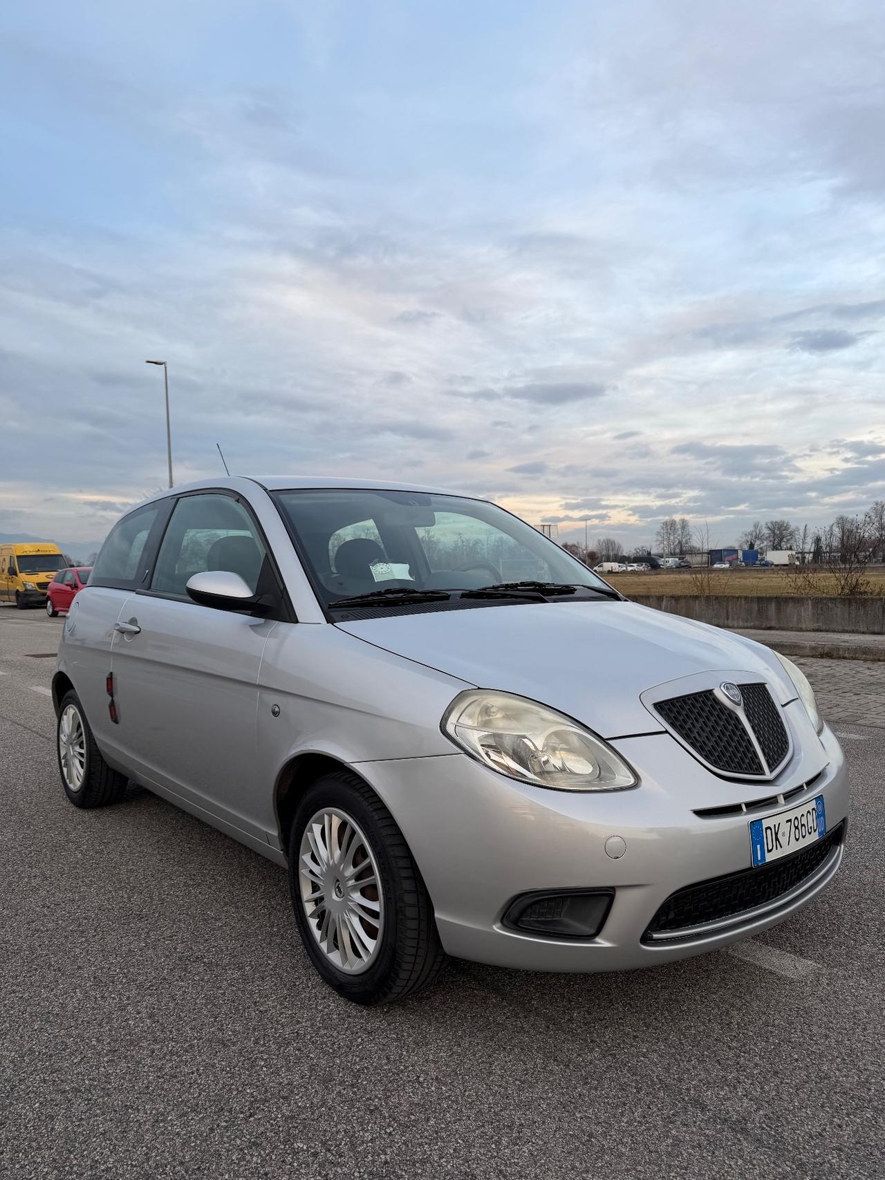 Lancia Ypsilon 1.2 Argento