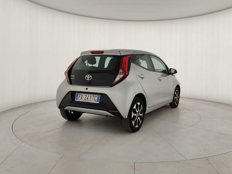 Toyota Aygo 1.0 VVT-i 72 CV 5 porte Connect X-Fun