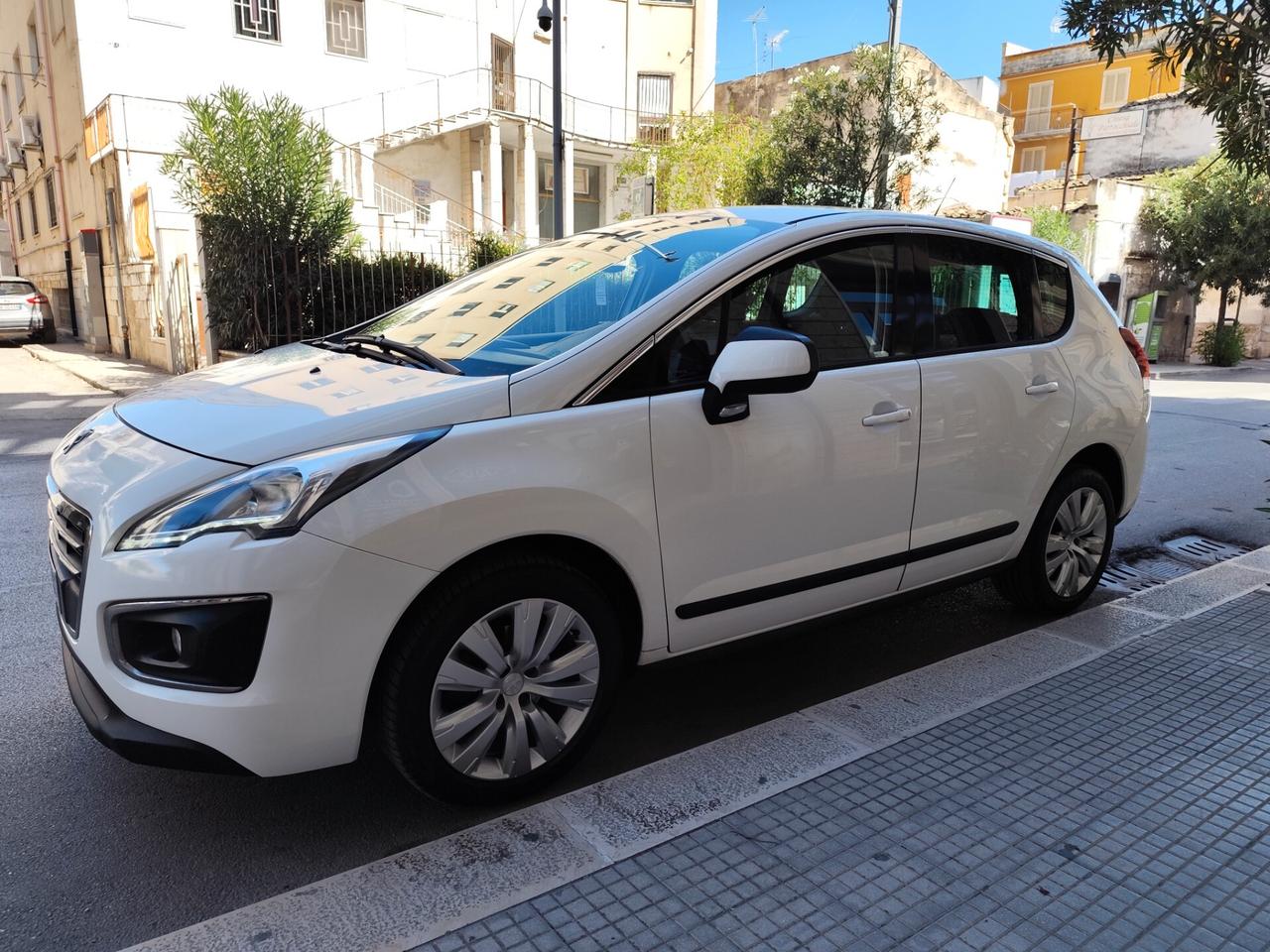 Peugeot 3008 1.6 HDi 115CV NAVI PERFETTA
