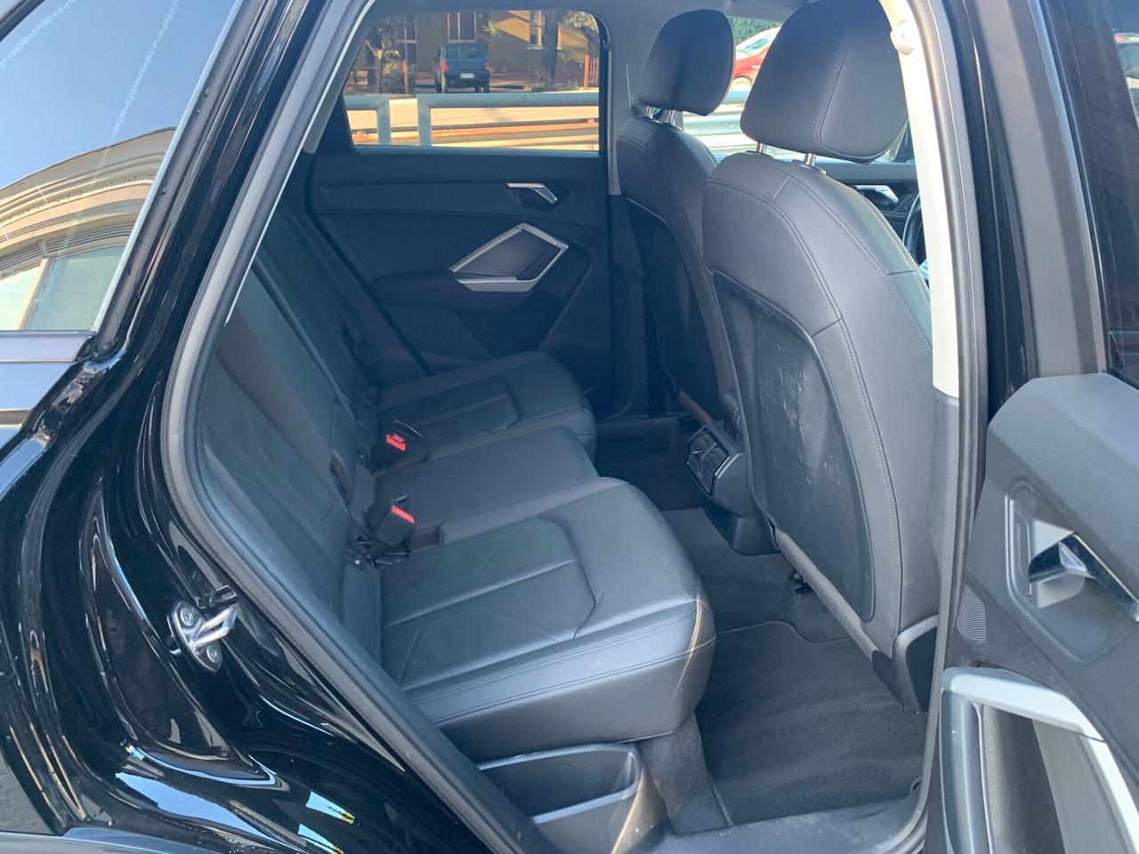 Audi Q3 40 TDI quattro S tronic Business Advanced