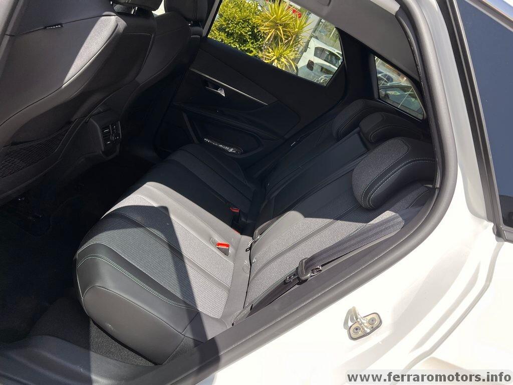 Peugeot 3008 BlueHDi 130 S&S EAT8 Allure iva esposta a 239 euro al mese