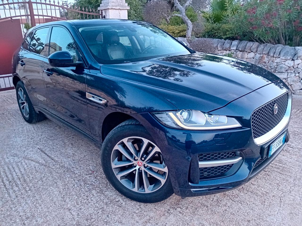 Jaguar F-Pace 2.0 D 180 CV AWD aut. R-Sport