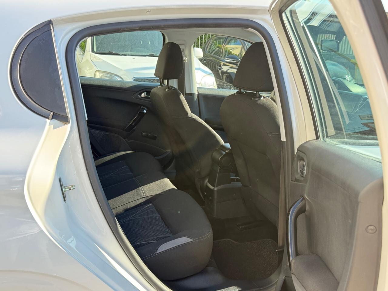 Peugeot 208 TAGLIANDI CERTIFICATI 1.4 HDi 68 CV 5 porte Active