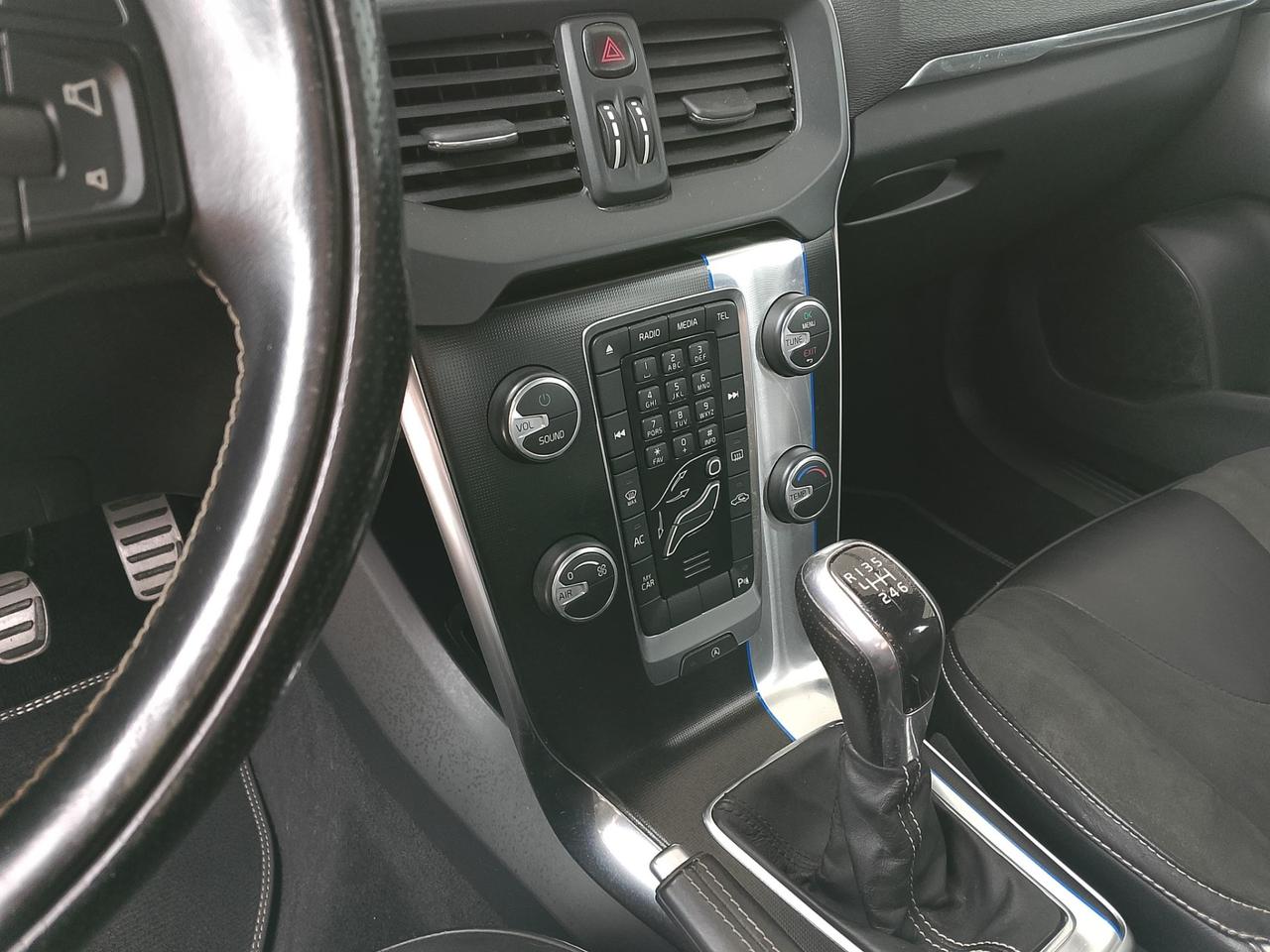 Volvo V40 D2 1.6 Powershift R-design Kinetic