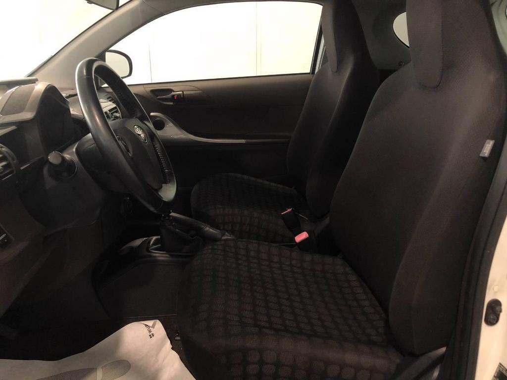 Toyota iQ 1.0