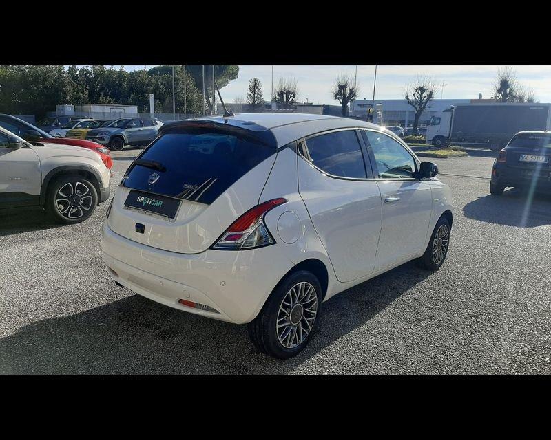 Lancia Ypsilon 1.0 FireFly 5 porte S&S Hybrid Gold Plus