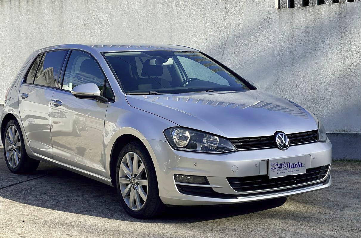 Volkswagen Golf 1.6 TDI 110 CV 5p. Comfortline BlueMotion Technology Cerchi lega da 17 – sensori park anteriore e posteriore – vetri privacy-clima bi/zona