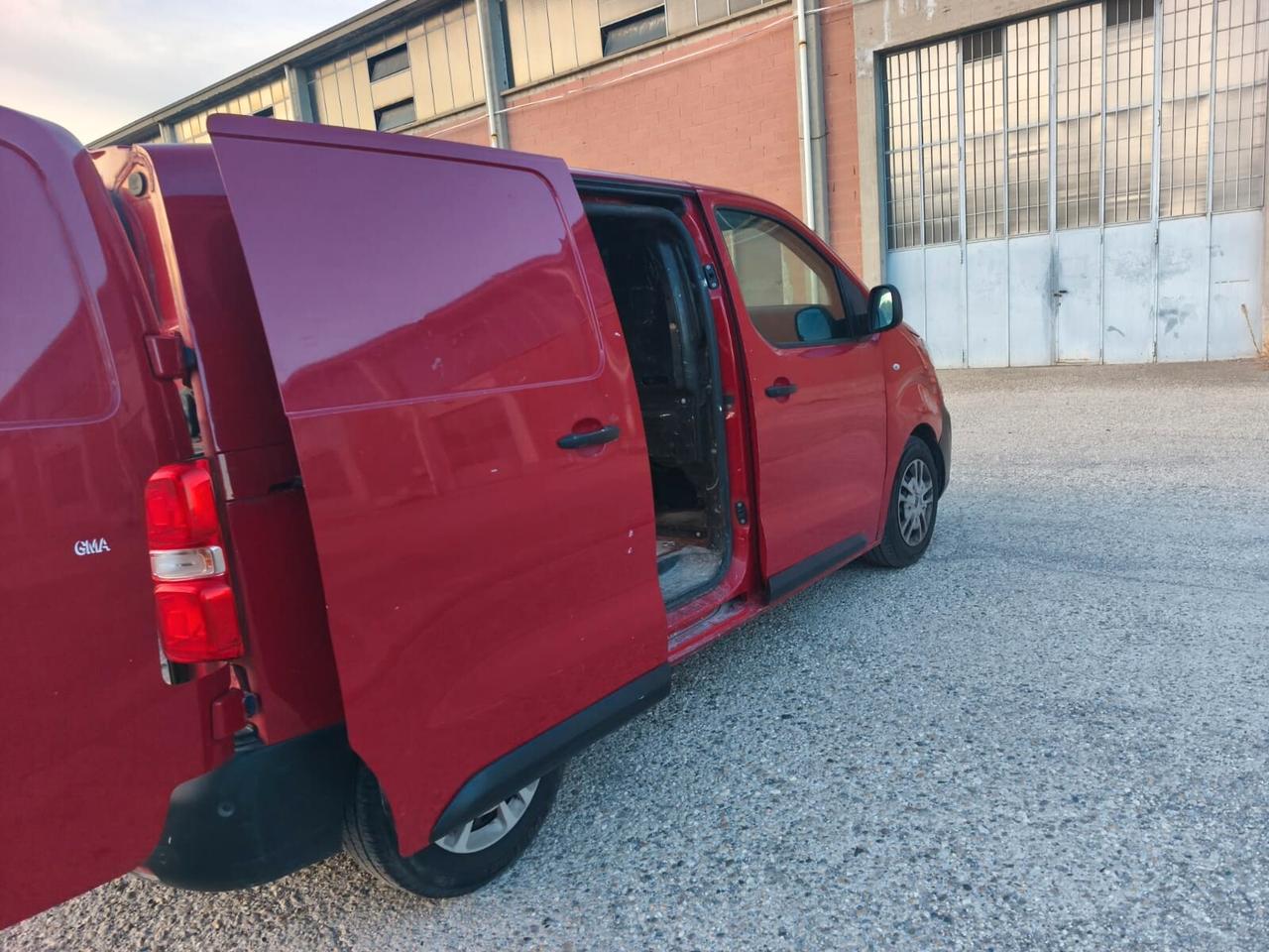 Opel Vivaro 2019---1.5 Diesel Autocarro