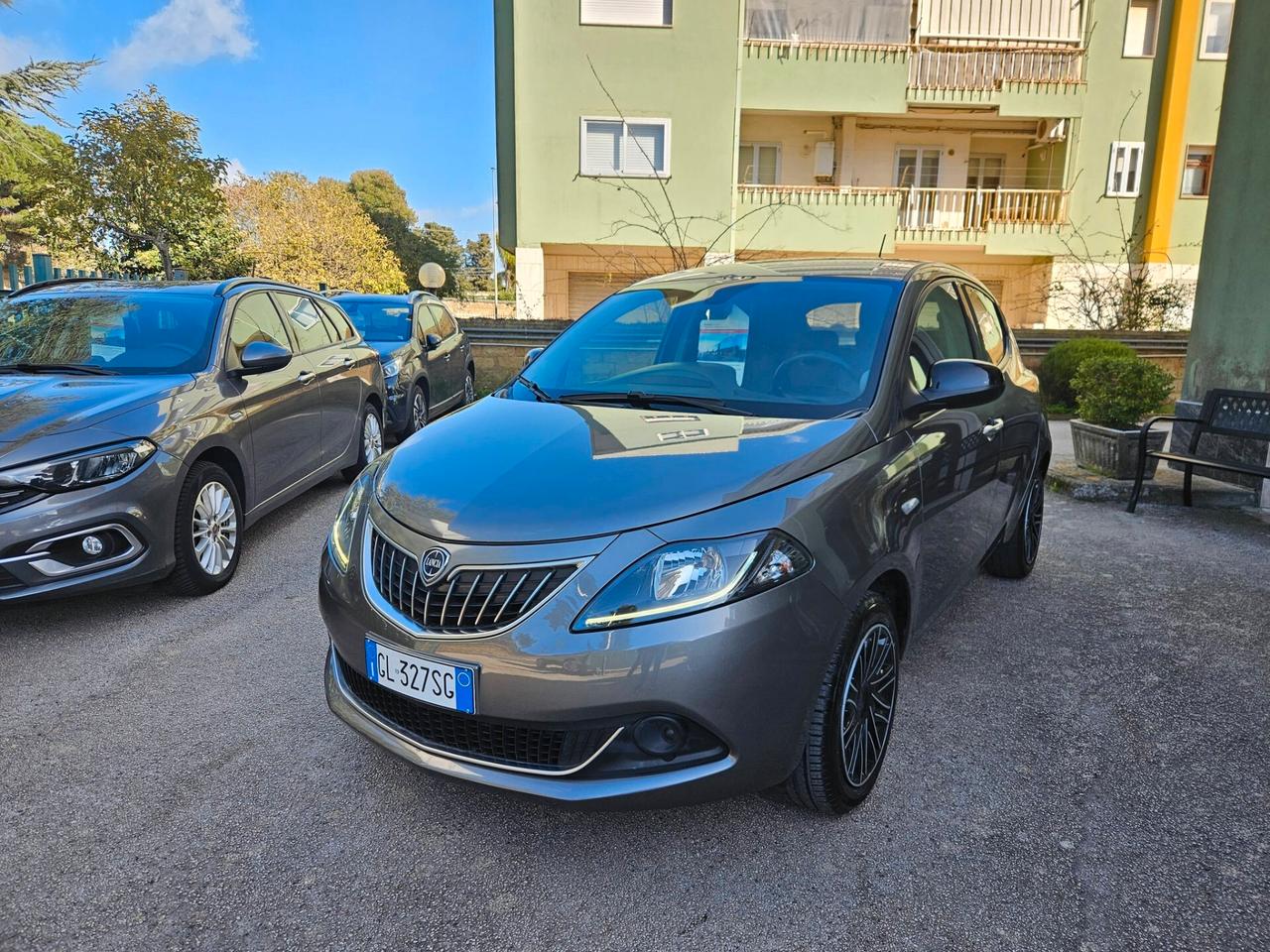Lancia Ypsilon 1.0 FireFly 5 porte S&S Hybrid Gold