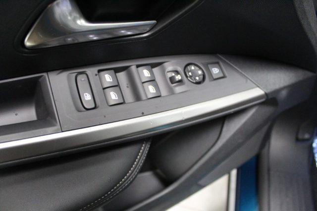 PEUGEOT 3008 Hybrid 145 e-DCS6 Allure- KM0