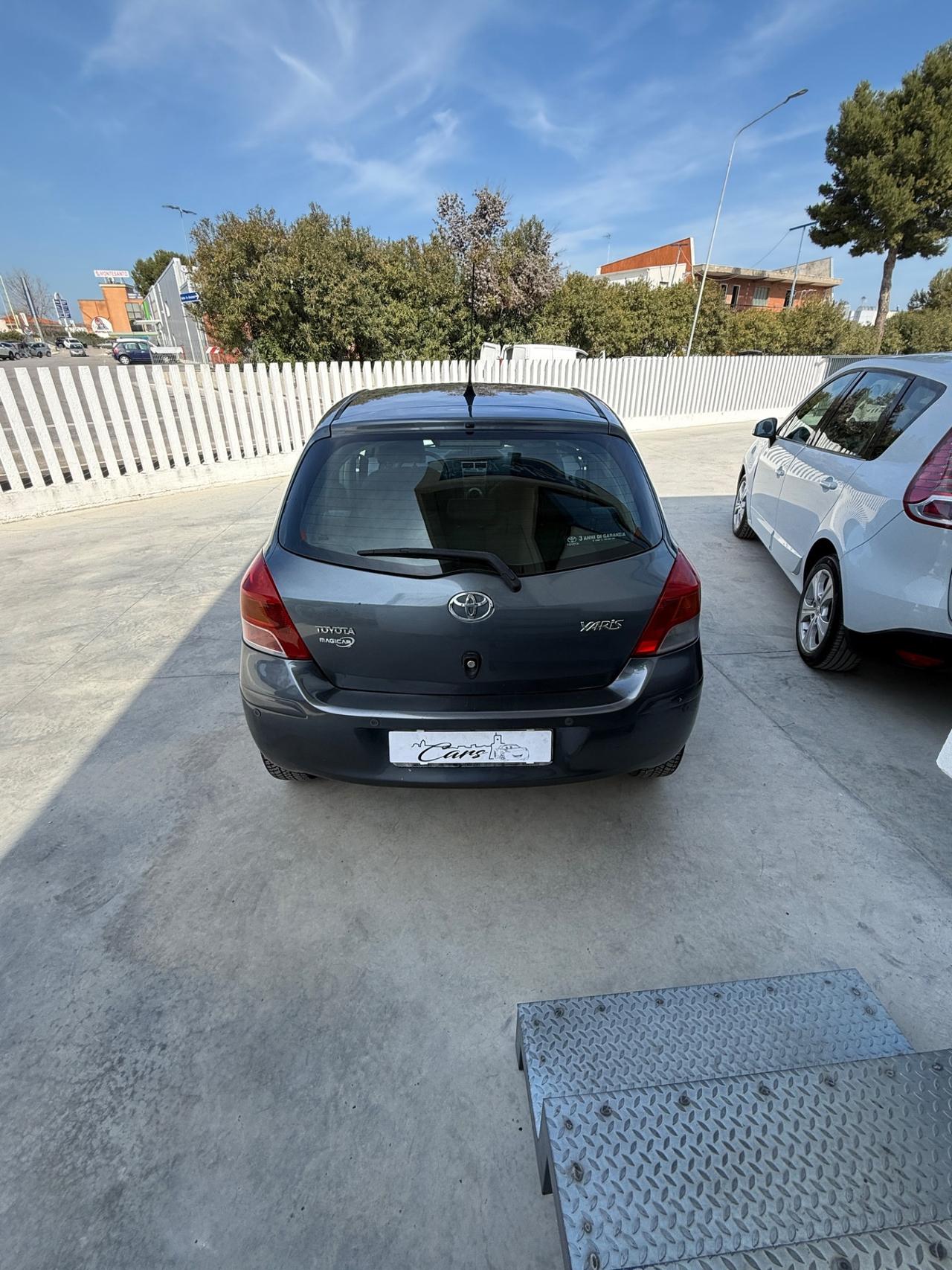 Toyota Yaris 1.0 5 porte Sol
