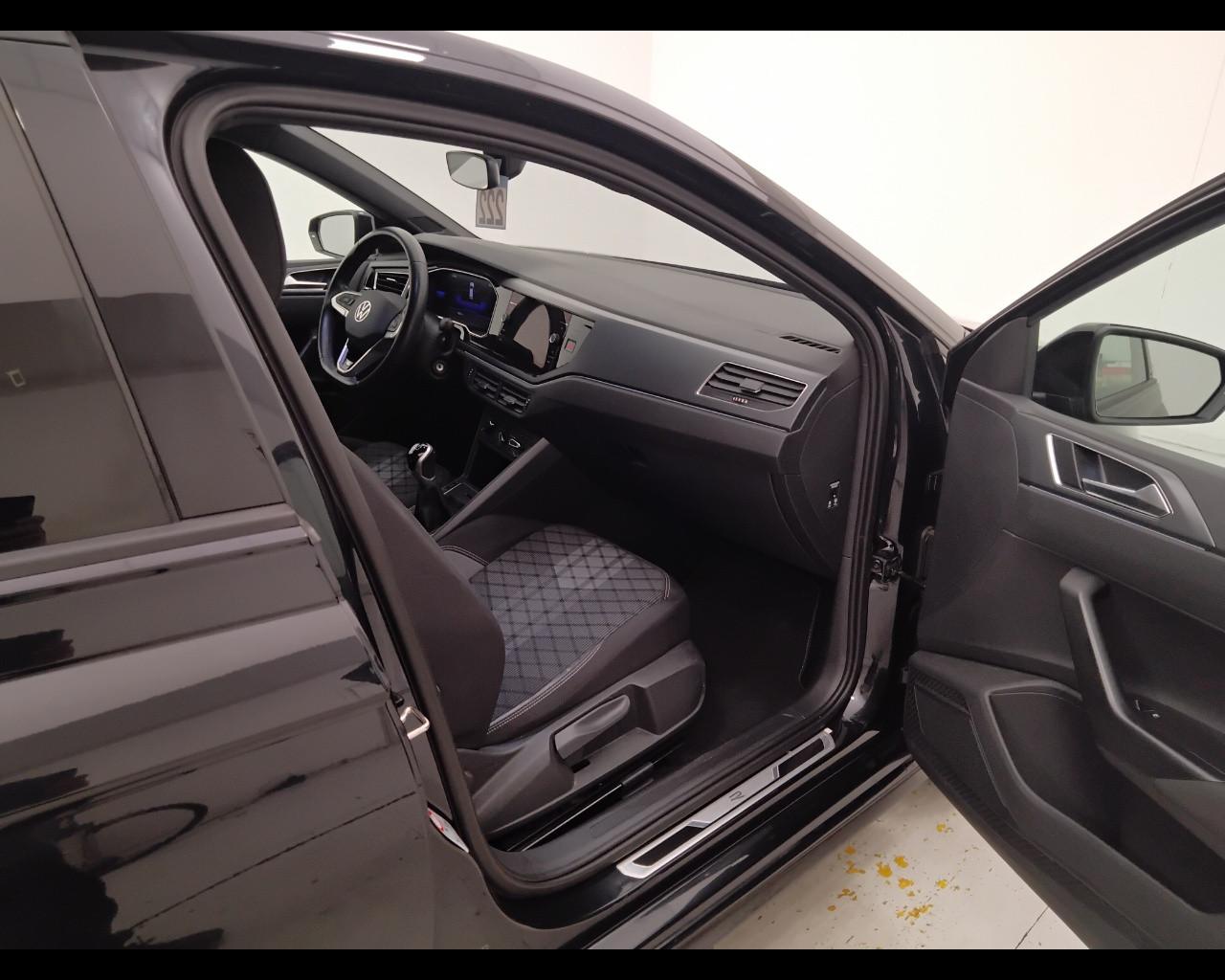 VOLKSWAGEN Polo VI 2022 - Polo 1.0 tsi R-Line 95cv