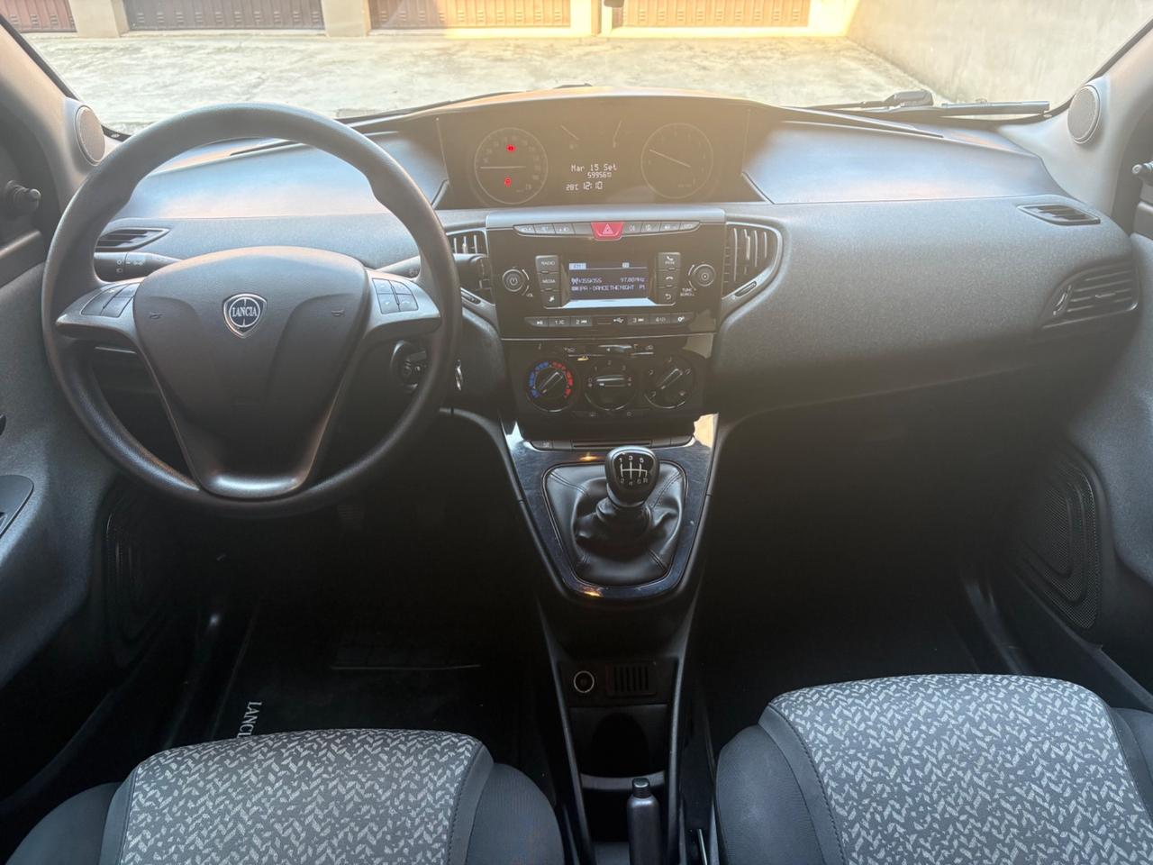 Lancia Ypsilon 1.0 FireFly 5 porte S&S Hybrid Ecochic A. Ferretti