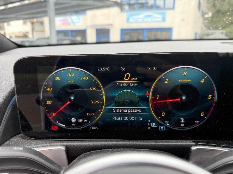 MERCEDES GLB (X247) GLB 200 d Automati...