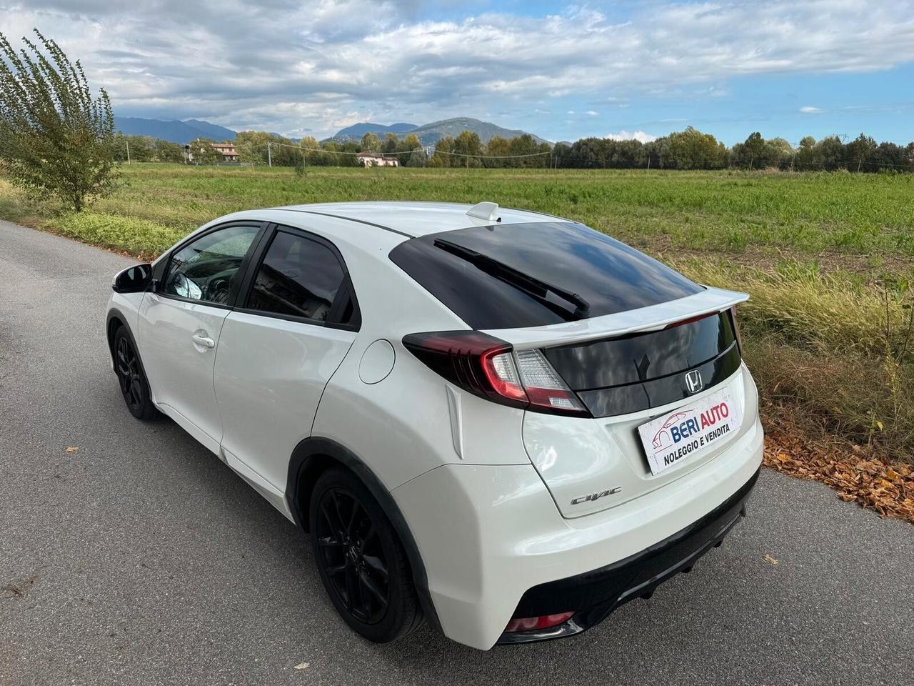 Honda Civic adatta neopatentati