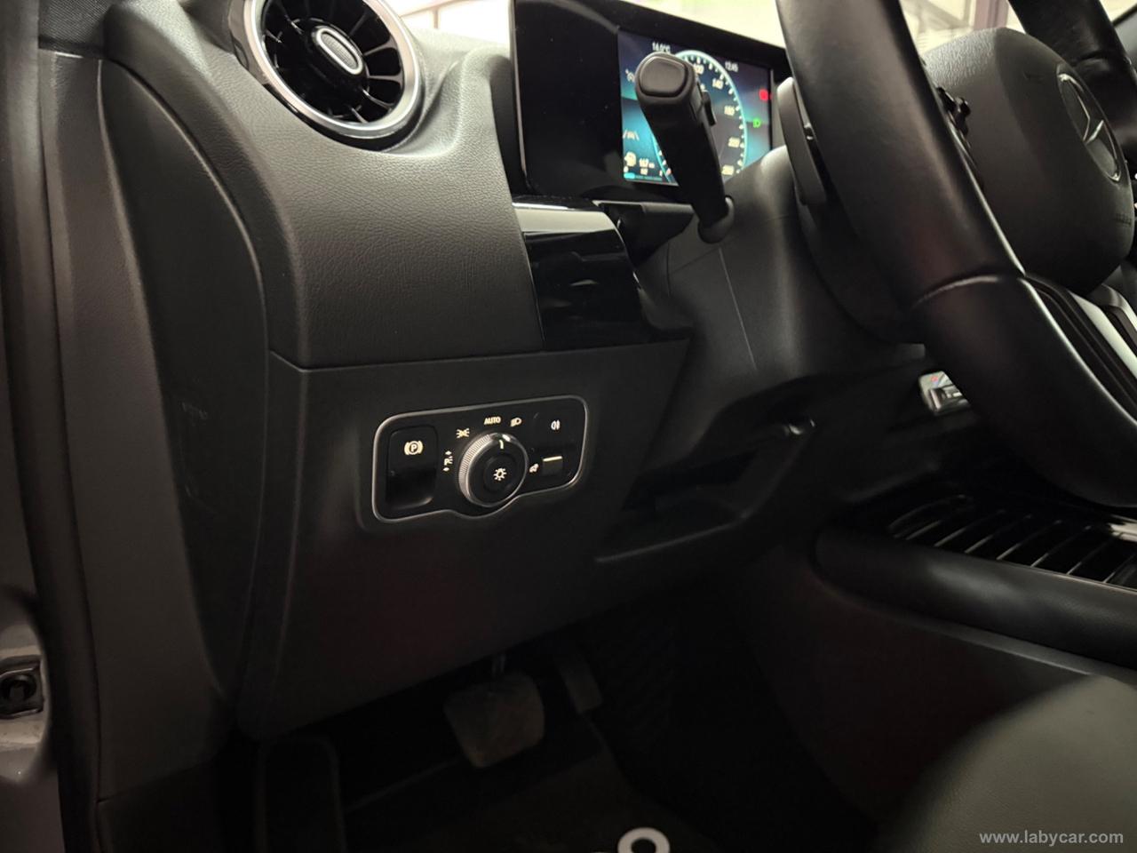 MERCEDES-BENZ GLA 200 d Automatic Sport FARI FULL LED - CARPLAY