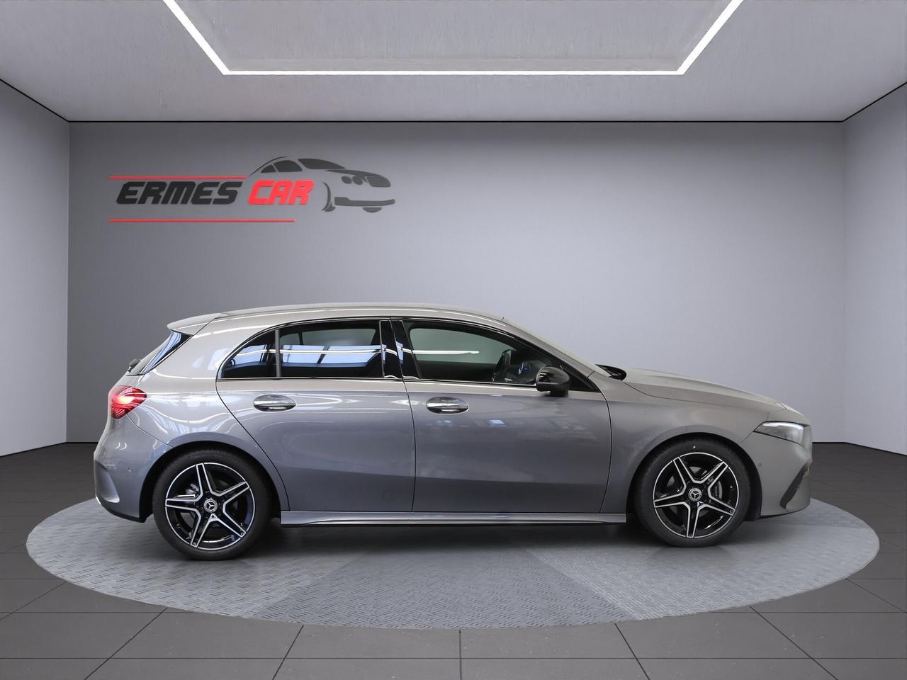 MERCEDES-BENZ A180 PREMIUM AMG