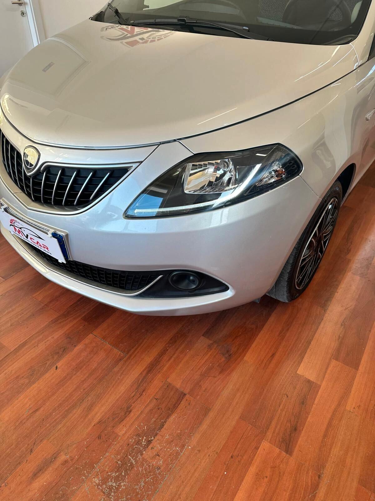 Lancia Ypsilon 1.2 69 CV 5 porte GPL Ecochic Silver