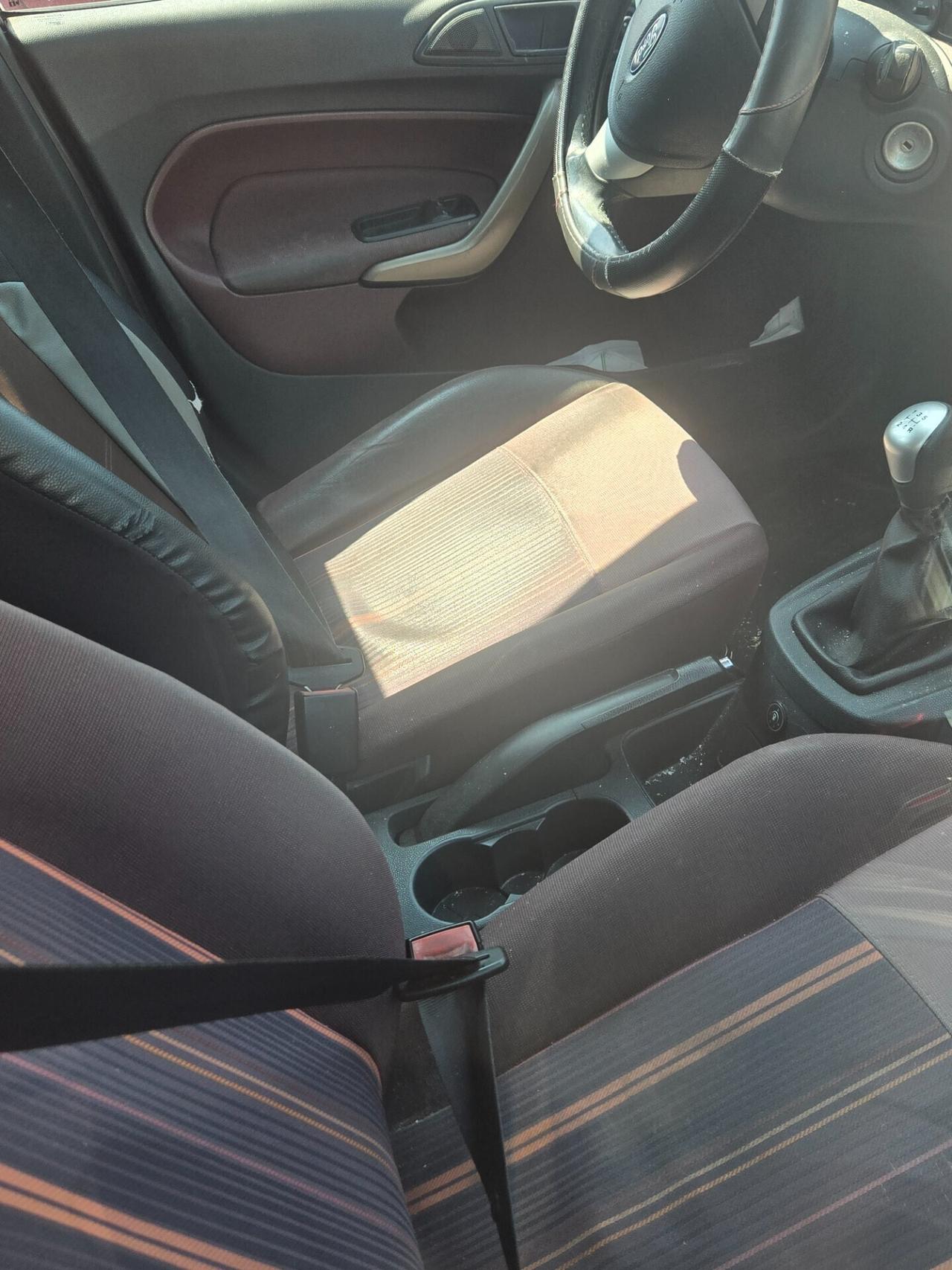 Ford Fiesta Ikon 1.4 5 porte Bz.- GPL