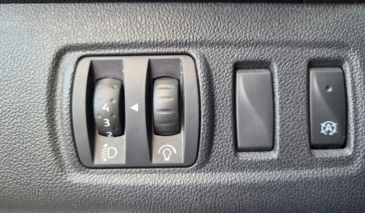 Renault Clio dCi 8V 75 CV 5 porte Moschino Life