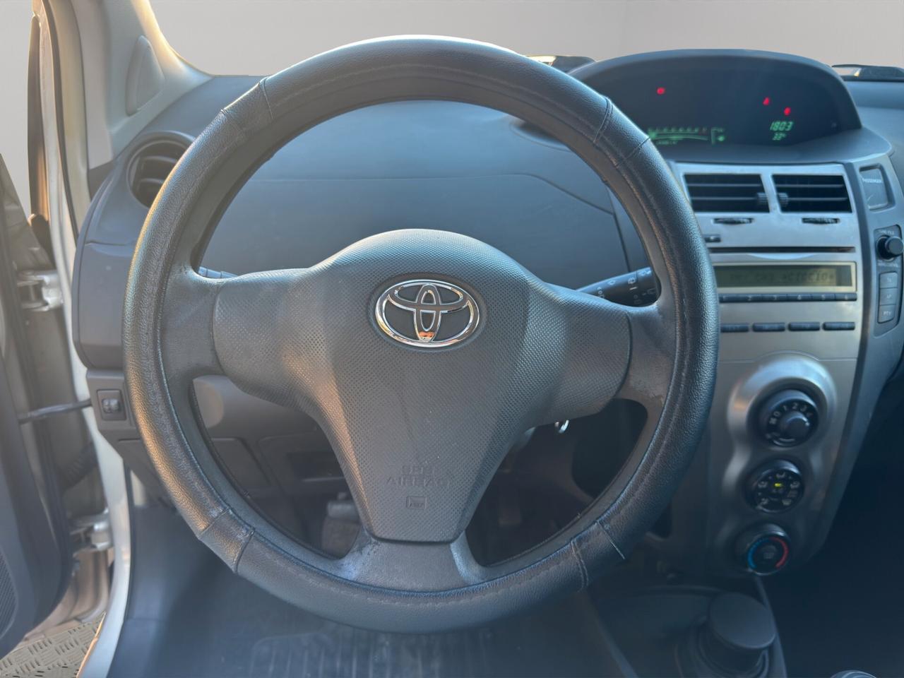 Toyota Yaris 1.0 5 porte Now