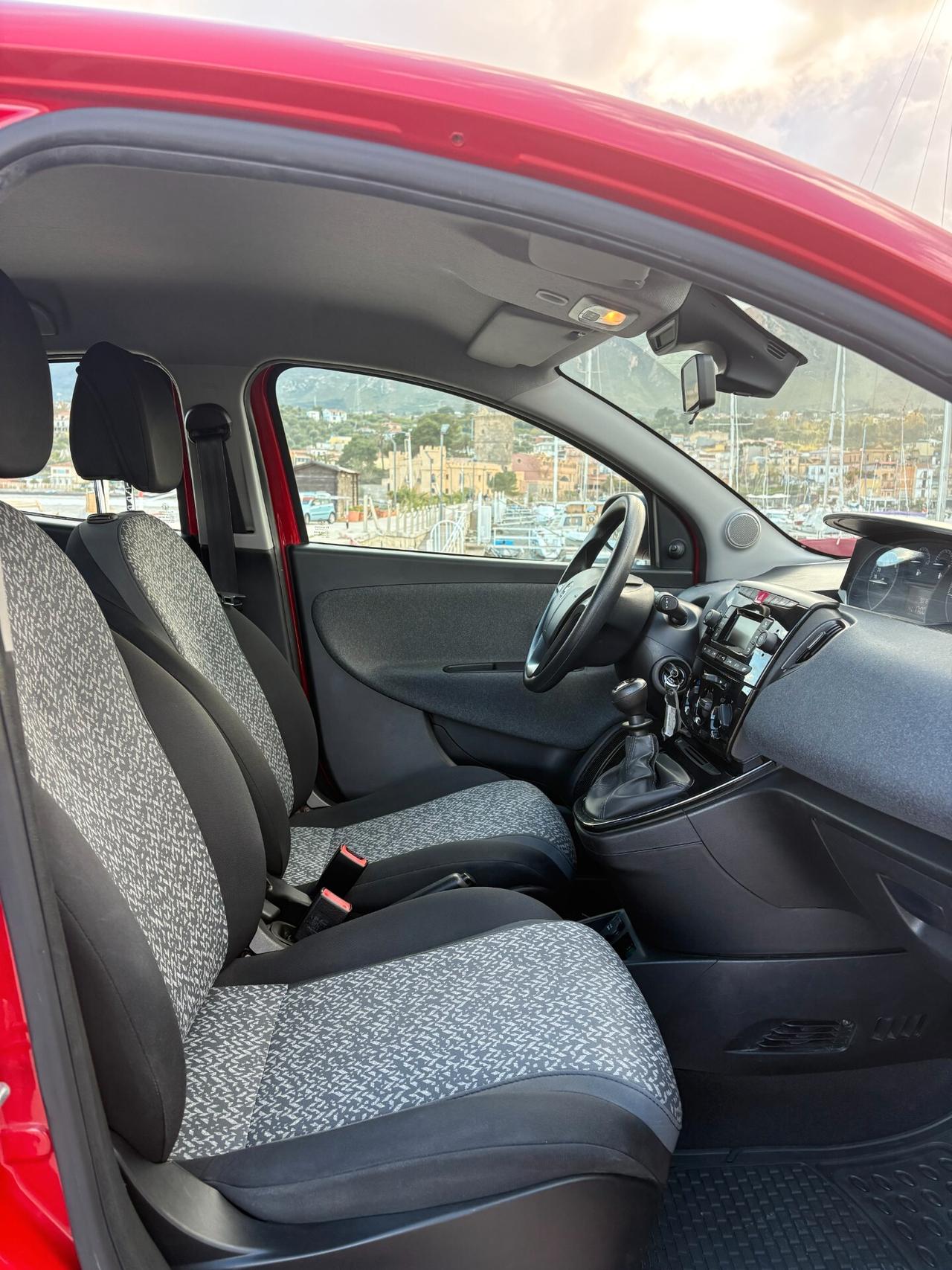 Lancia Ypsilon 1.0 FireFly 5 porte S&S Hybrid