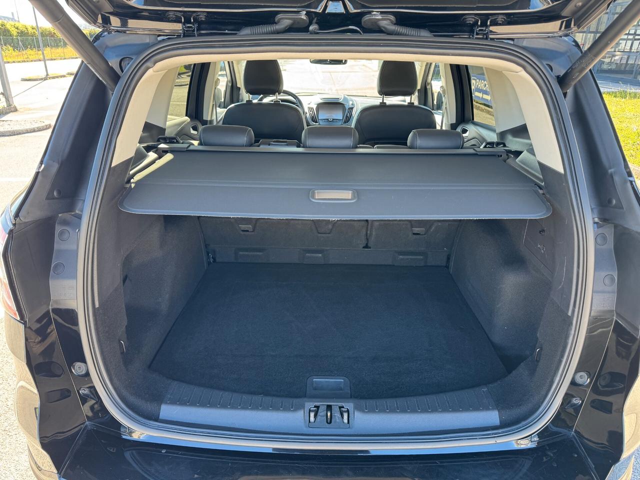 Ford Kuga Vignale AWD 2.0 TDCI Powershift 180CV