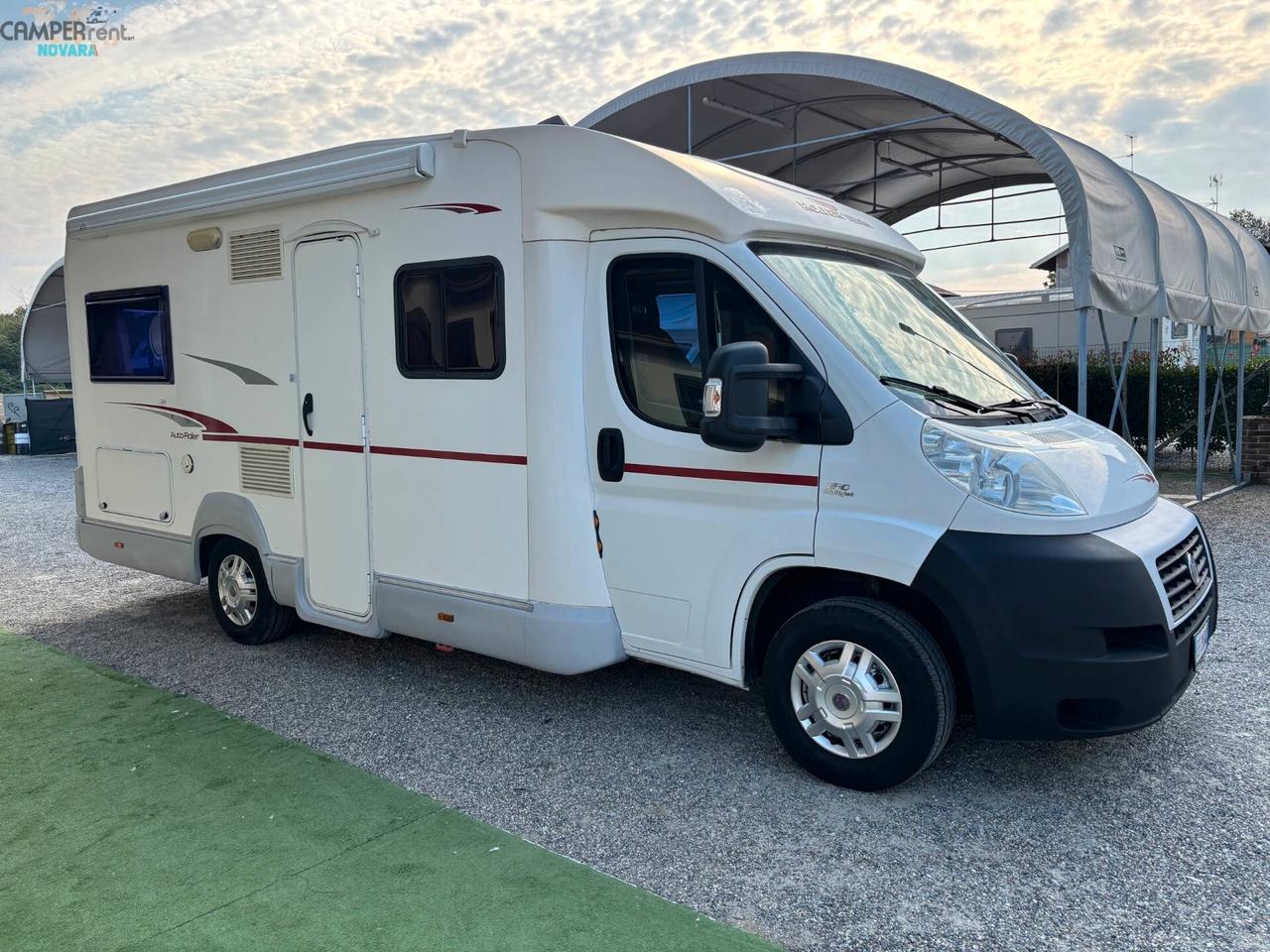 ROLLER TEAM AUTO-ROLLER A F700 P - Semintegrale con letto alla francese in coda