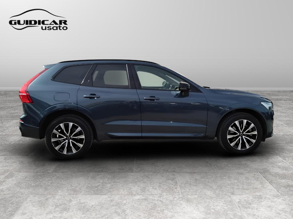 VOLVO XC60 II 2022 - XC60 2.0 b4 Plus Dark auto