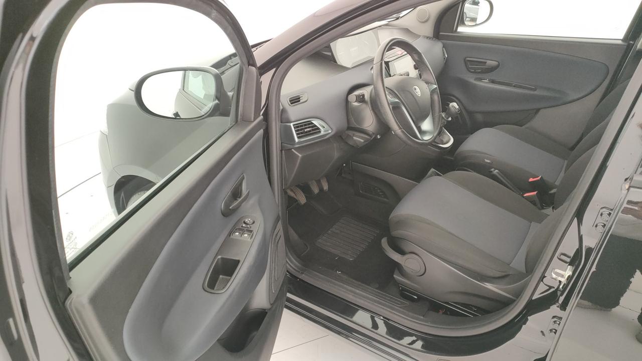 LANCIA Ypsilon 1.0 firefly hybrid Gold s&s 70cv