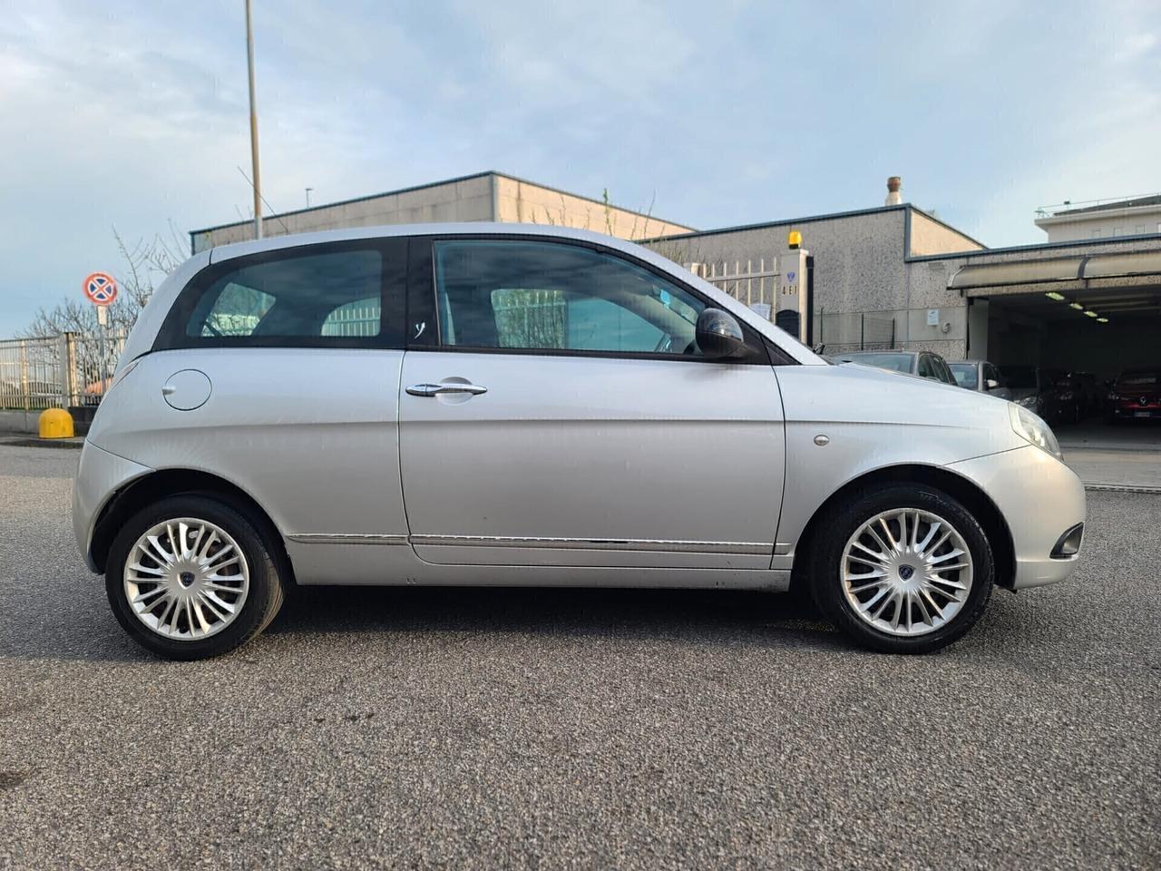 Lancia Ypsilon 1.2 69 CV Diva