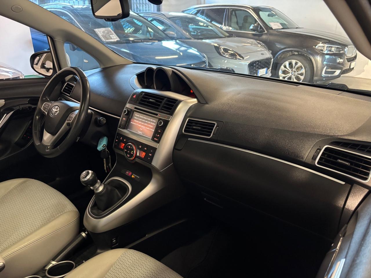 Toyota Verso 1.6 D-4D | 7 POSTI |