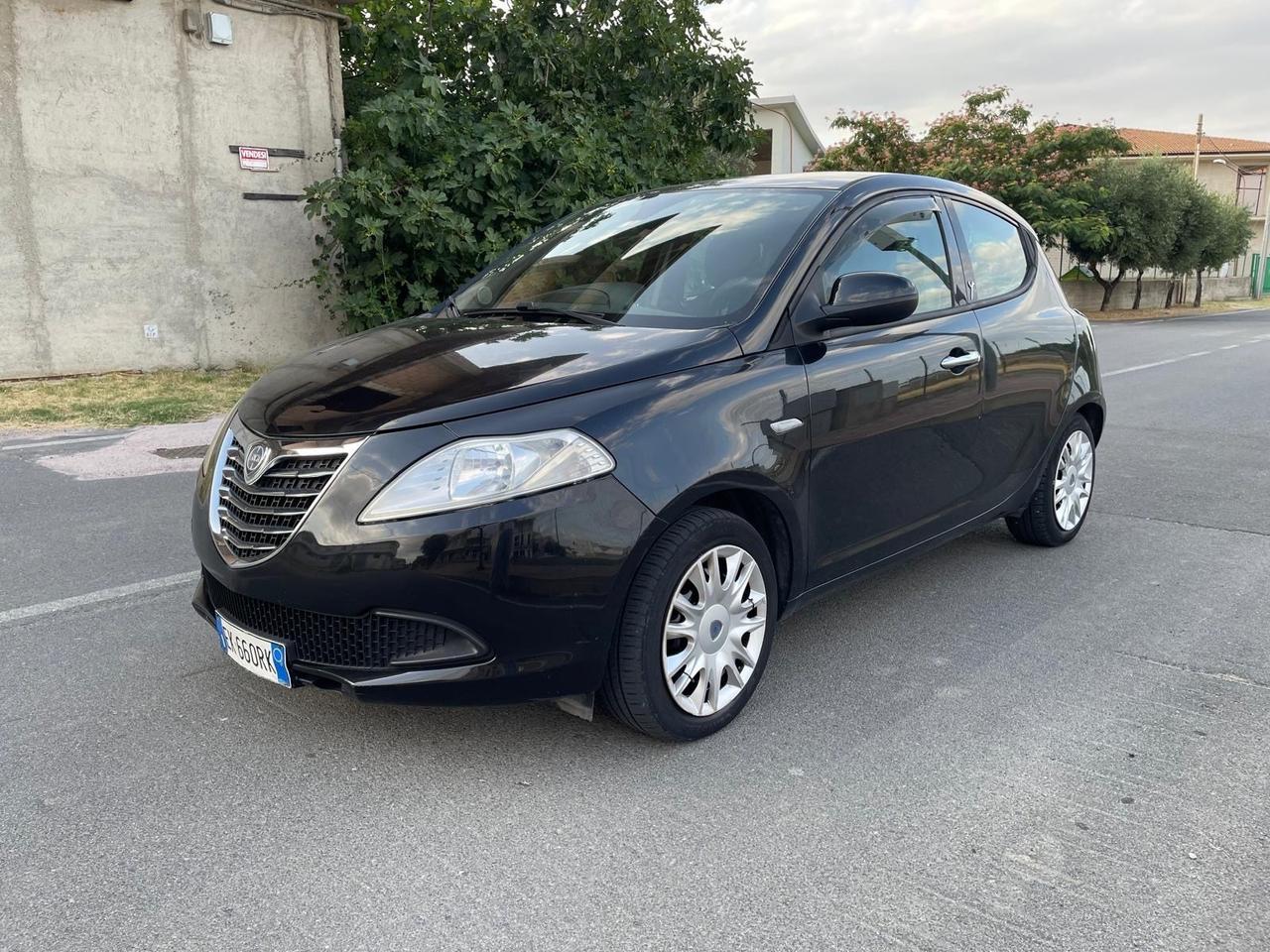 Lancia Ypsilon 1.3 MJT 16V 95 CV 5 porte S&S Silver