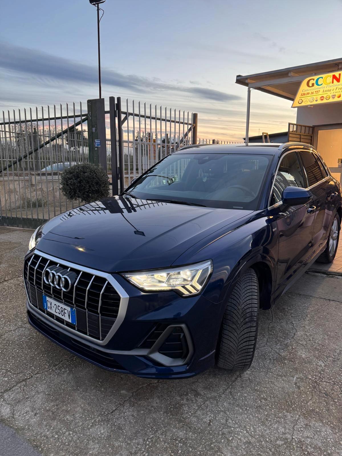 Audi Q3 35 TDI S tronic Identity Black