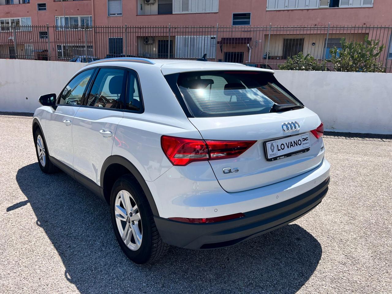 Audi Q3 35 TDI quattro S tronic Business Sport