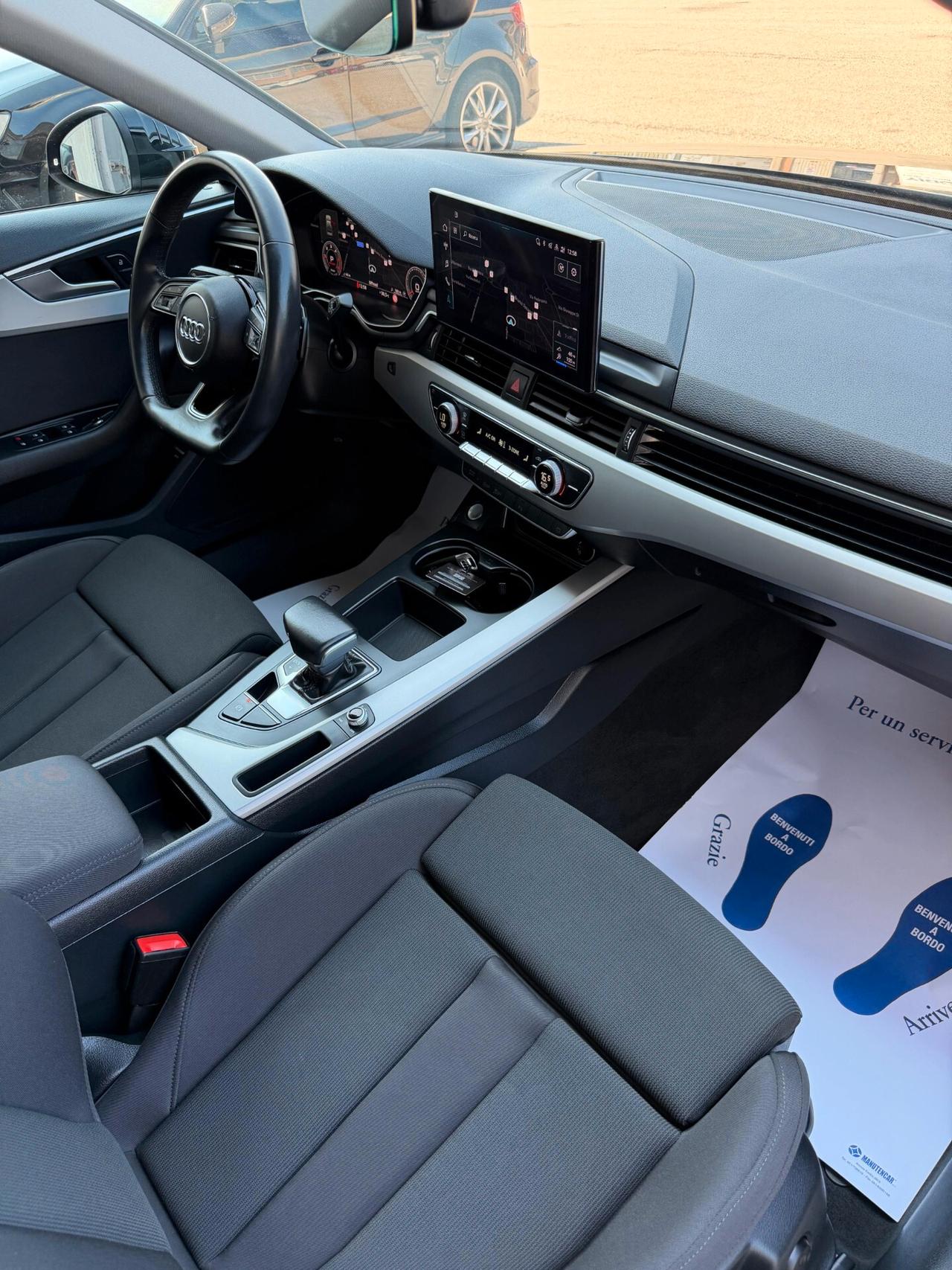 Audi A4 35 TDI/163 CV S tronic line edition fari Matrix