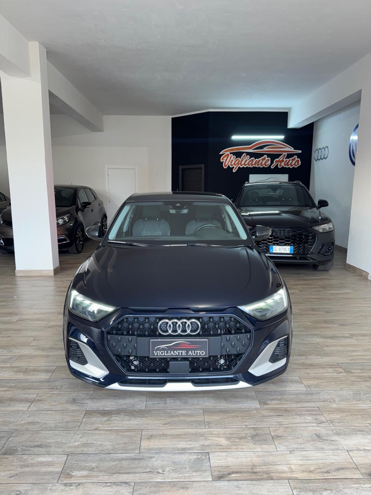 Audi A1 citycarver 30 TFSI S tronic Identity Contrast