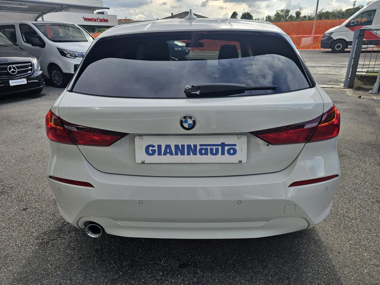 Bmw 116 116d 5p. Business Advantage