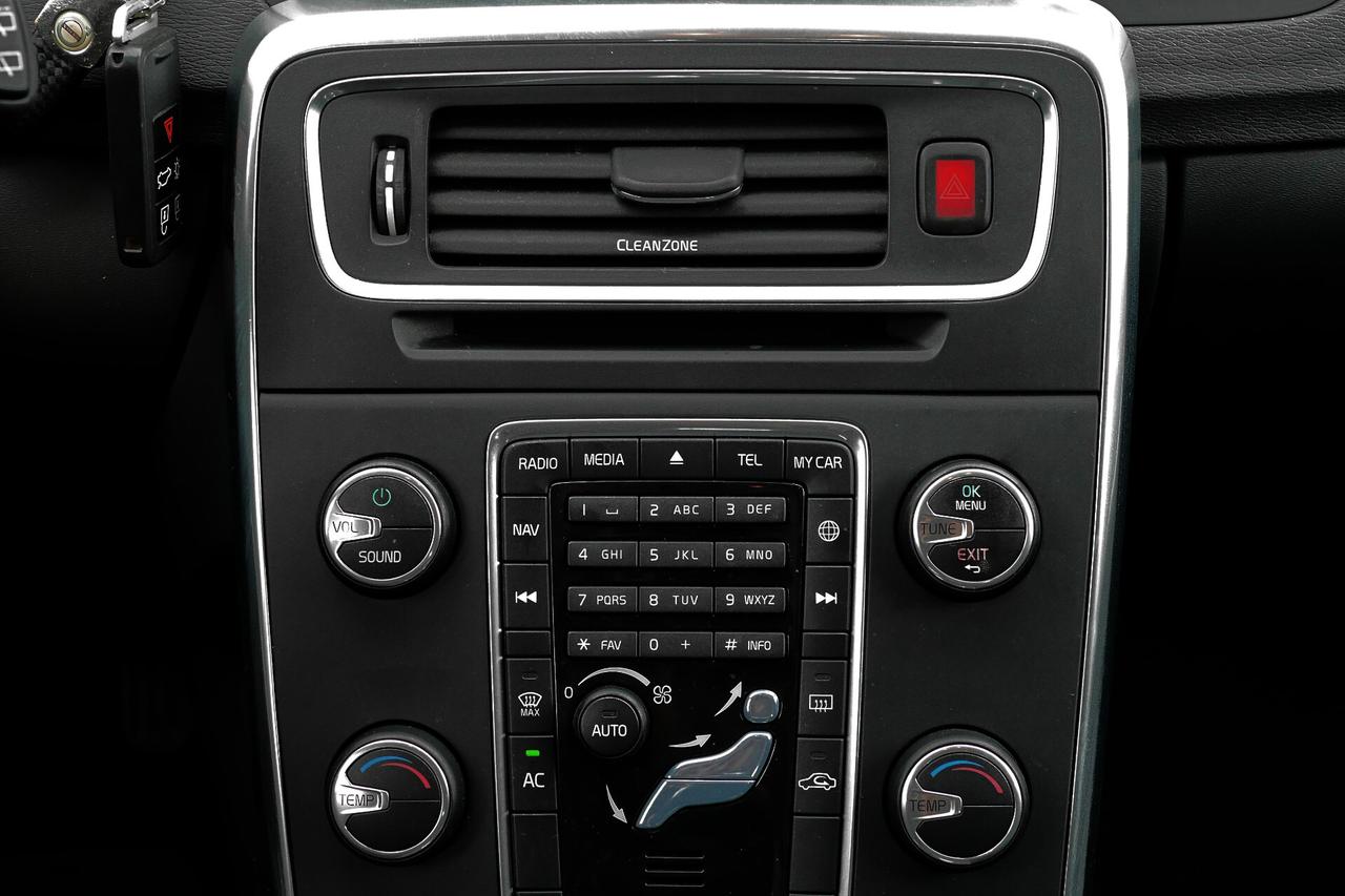Volvo V60 D2 R-design