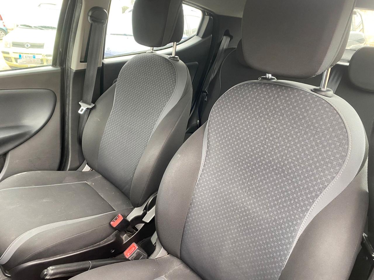 Lancia Ypsilon 1.2 69 CV 5 porte Platinum