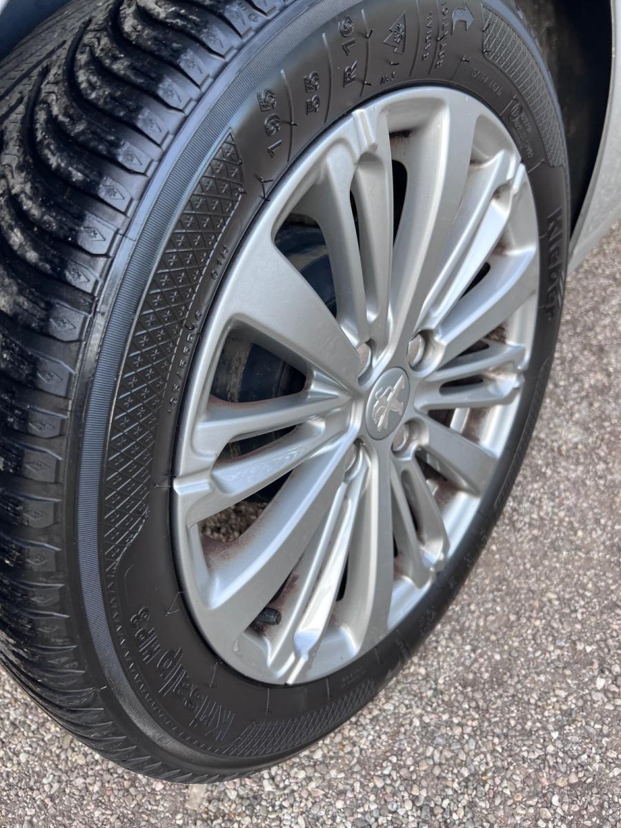 PEUGEOT - 208 - 1.2 VTi 82 CV 5p. Allure