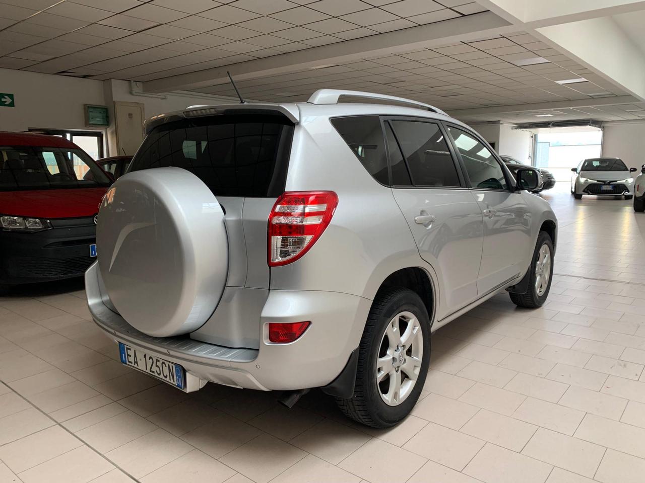 Toyota RAV4 2.2 d-4d Luxury 150cv dpf my09