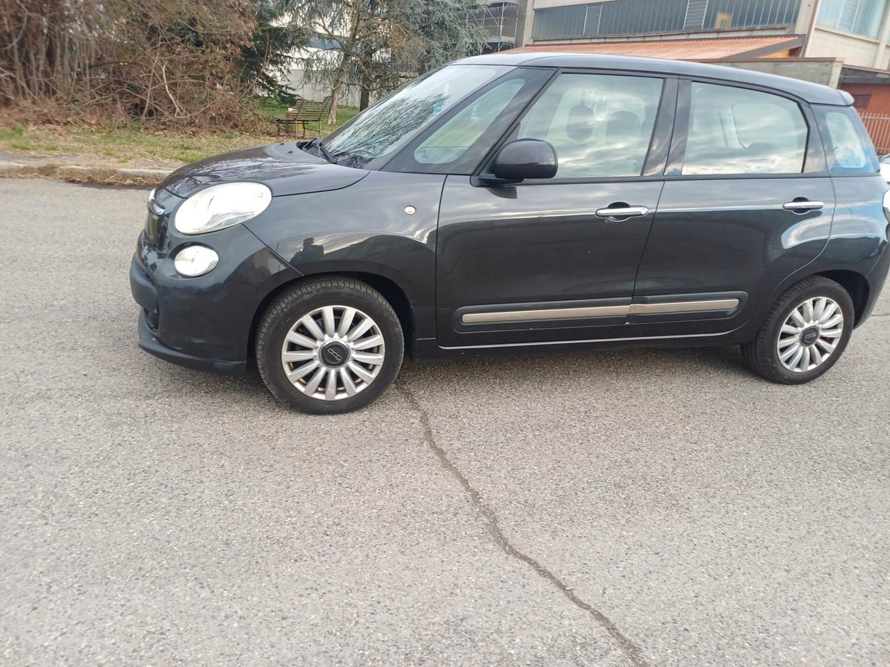 Fiat 500L 1.6 Multijet 105 CV Lounge (77 kw)