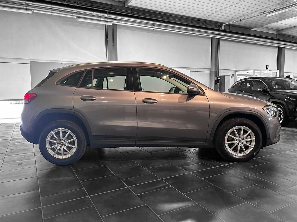 Mercedes GLA 200 200 D Business 8G-DCT