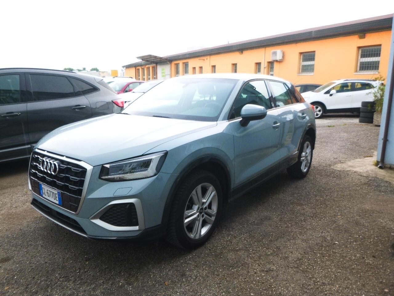 Audi Q2 35 TDI quattro S tronic Identity Black