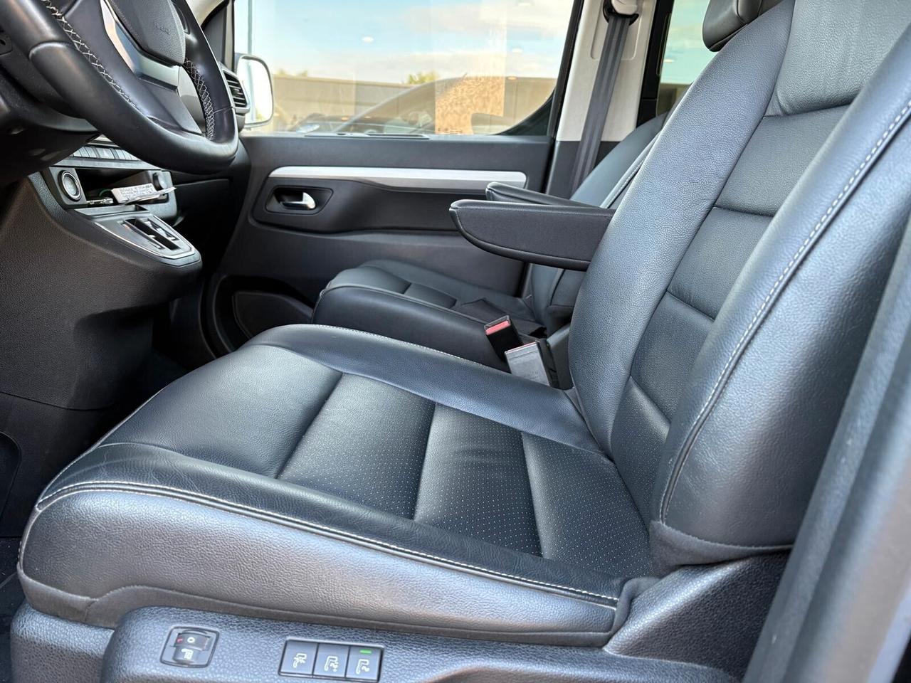 Peugeot Traveller BUSINESS VIP 75 kWh Long 8 posti SPOTICAR