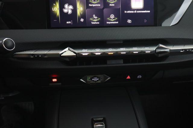DS AUTOMOBILES DS 4 004379 PureTech 130 aut. Cross Trocadero