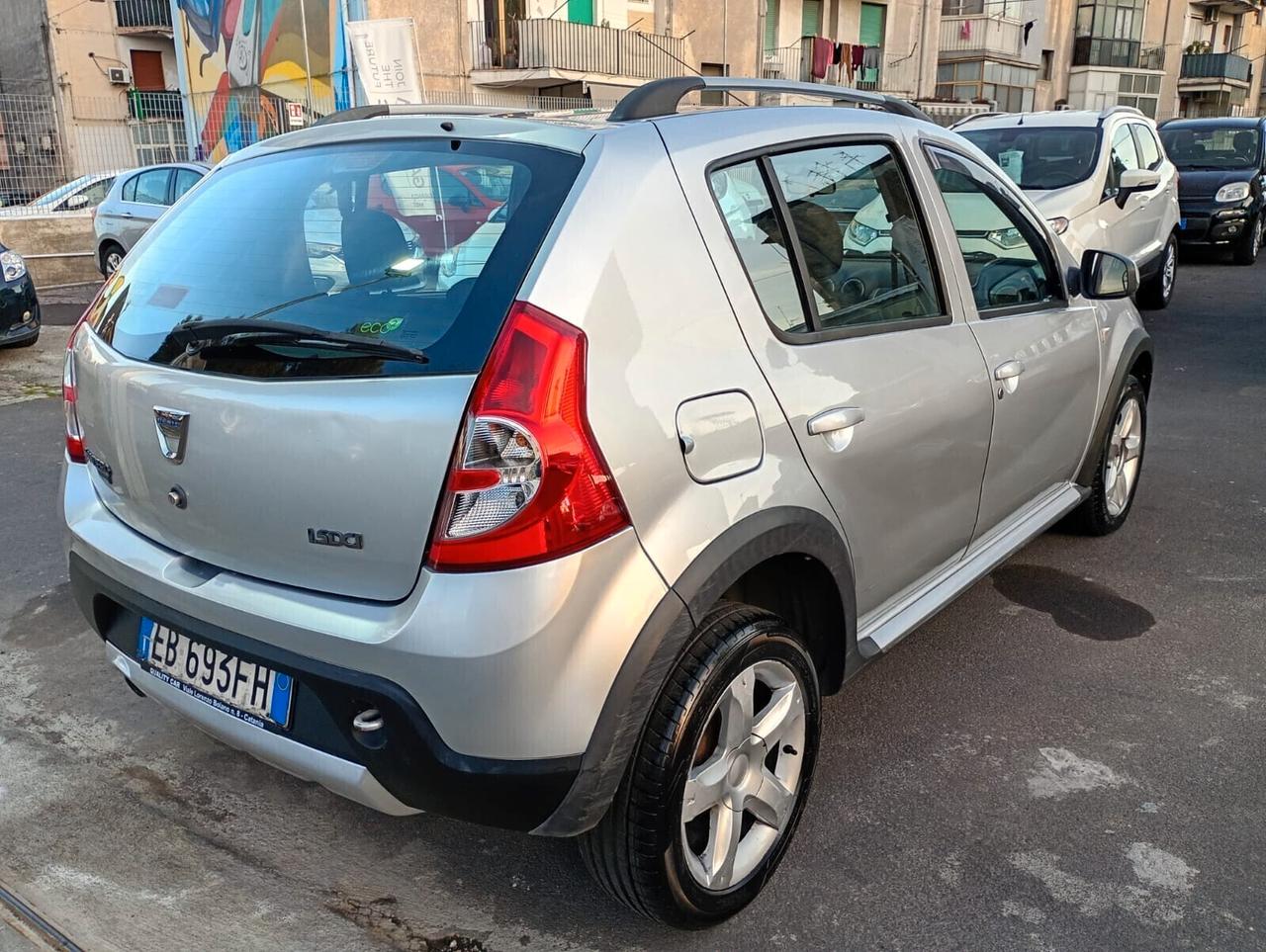 DACIA SANDERO 1.5 DIESEL SOLI 144.000 KM 2010