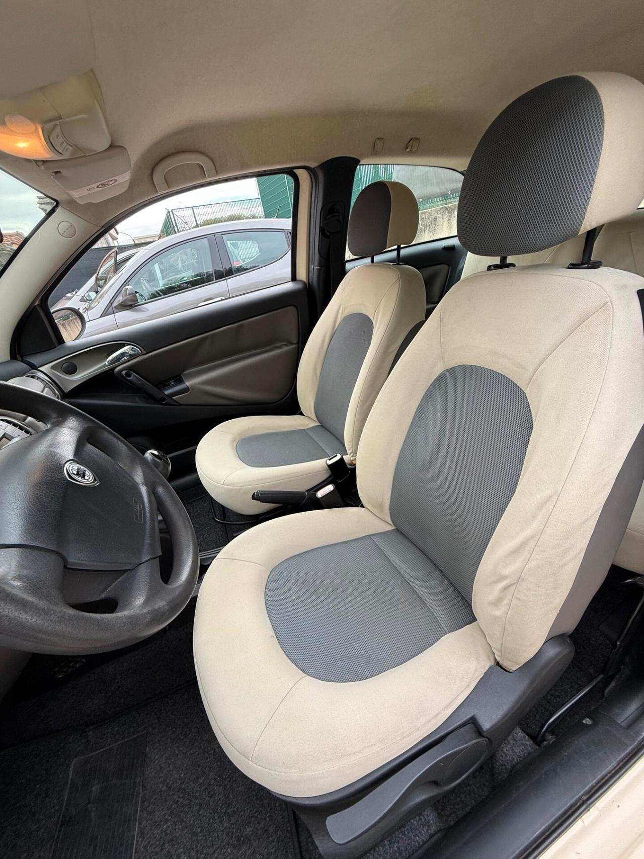 LANCIA YPSILON *ADATTA PER NEOPATENTATI