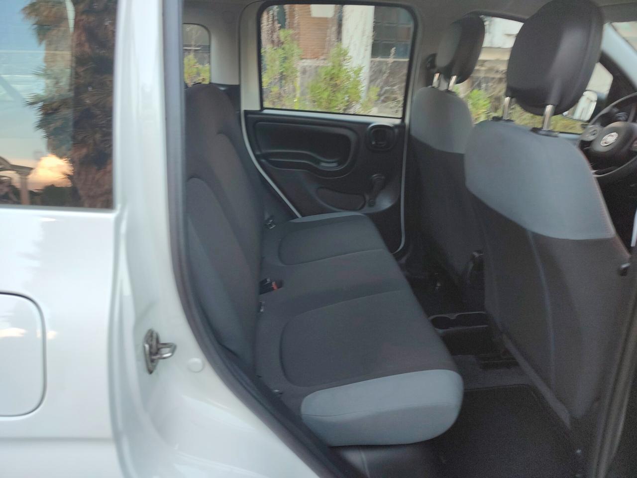 Fiat Panda HYBRID 1.0 S&S 70 CV E6D COMANDI AL VOLANTE CLIMA